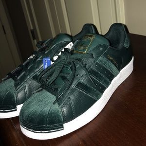 Adidas superstar size 7.5